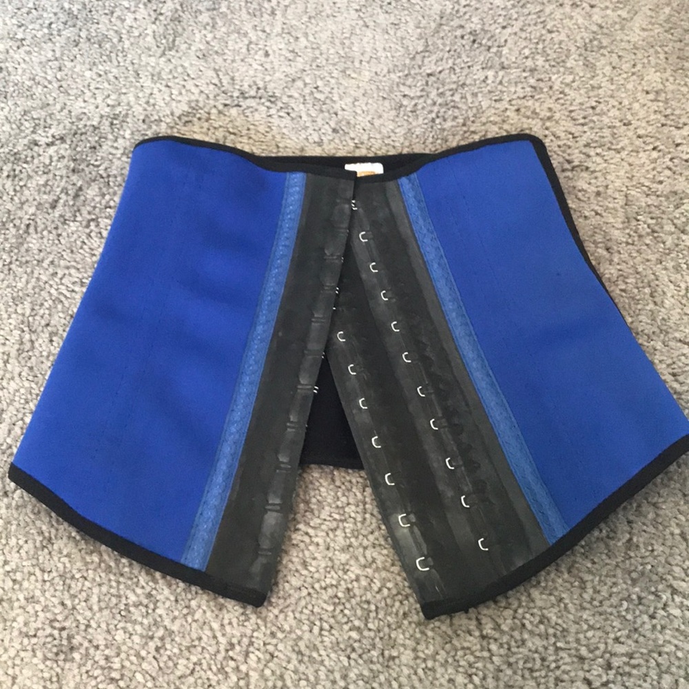 Waist trainer